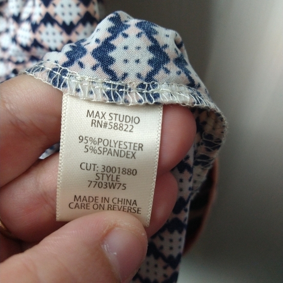 $ Max studio blue peach geometric design crew neck cold shoulder blouse. Size S - Picture 7 of 9